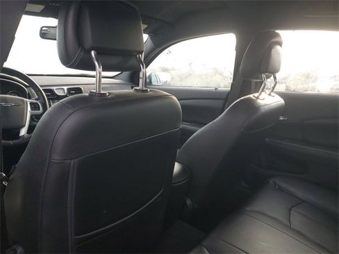 Used 2012 Chrysler 200 Limited image 9