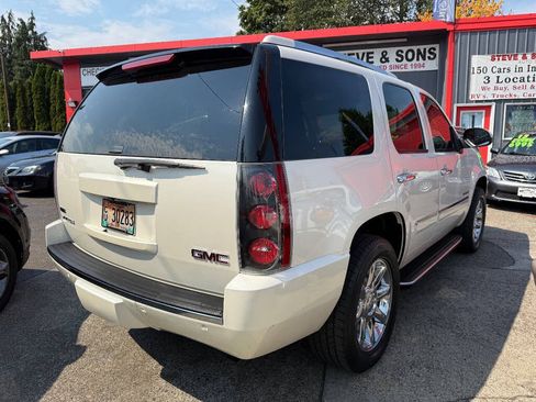 Used 2010 GMC Yukon Denali image 8