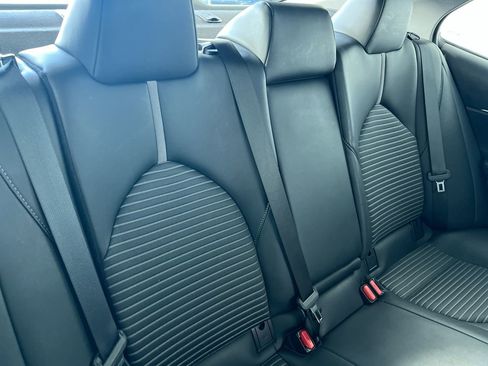 Used 2020 Toyota Camry SE image 31