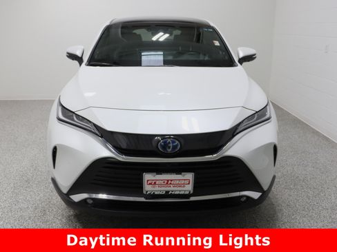 Used 2024 Toyota Venza LE image 3