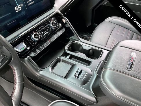 Used 2024 GMC Sierra 2500 AT4X image 18