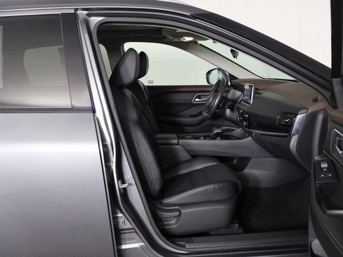 Used 2021 Nissan Rogue SV w/ Premium Package image 30