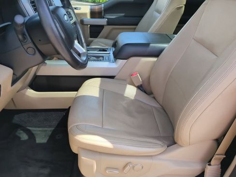 Used 2016 Ford F150 Lariat w/ Equipment Group 502A Luxury AWD/4WD image 16