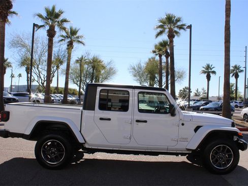 Used 2023 Jeep Gladiator Overland image 6