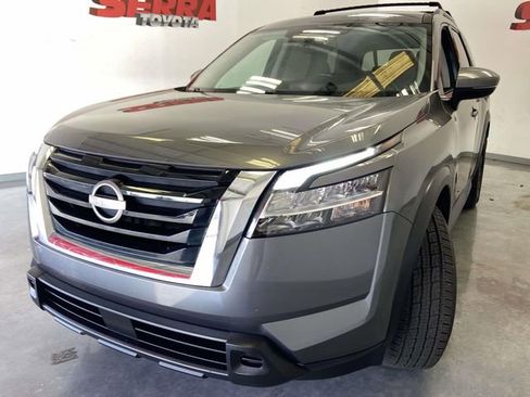 Used 2022 Nissan Pathfinder SV image 7