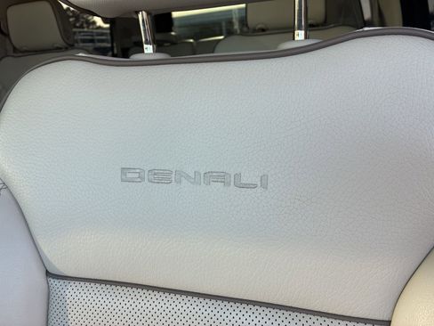 Used 2021 GMC Yukon Denali image 16