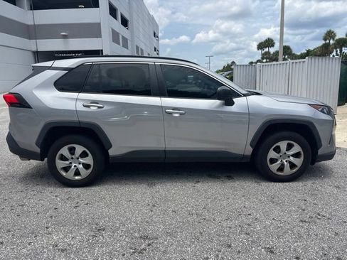 Used 2021 Toyota RAV4 LE FWD image 2