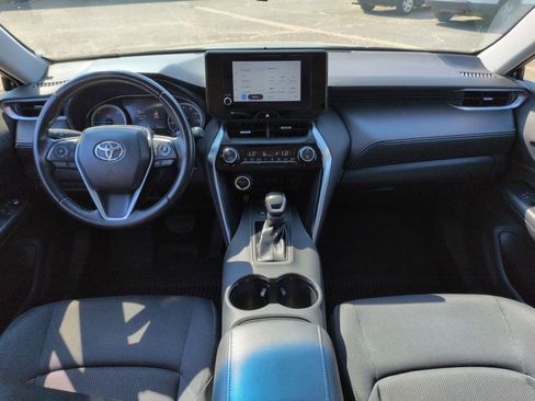 Used 2024 Toyota Venza LE image 7