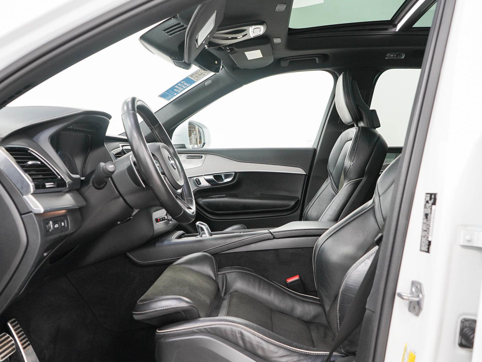 Used 2019 Volvo XC90 T8 R-Design w/ Advanced Package AWD/4WD image 25