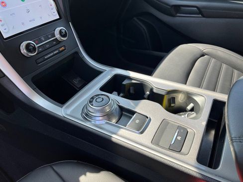 Used 2024 Ford Edge SEL image 18