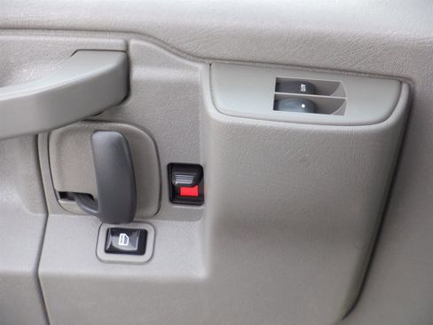 Used 2020 Chevrolet Express 3500 LT w/ LT Preferred Equipment Group image 17