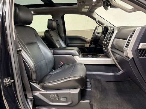 Used 2017 Ford F250 Lariat w/ Lariat Ultimate Package AWD/4WD image 41