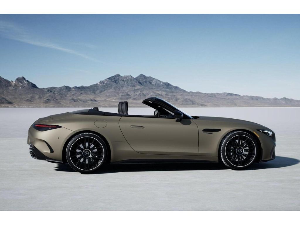 Used 2025 Mercedes-Benz SL 63 AMG 4MATIC image 17