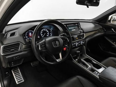 Used 2019 Honda Accord Sport image 3