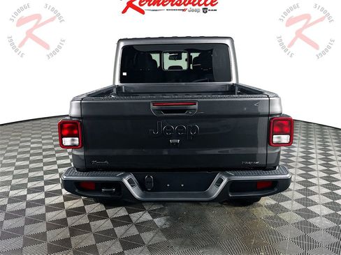 New 2025 Jeep Gladiator Sport image 6