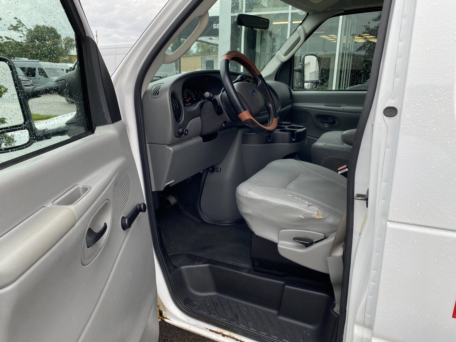 Used 2007 Ford E-250 and Econoline 250 RWD image 9