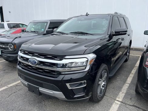Certified 2024 Ford Expedition Limited AWD/4WD image 2