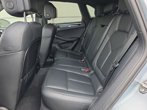 Certified 2023 Porsche Macan AWD/4WD image 13