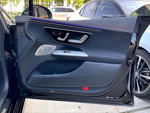 Used 2023 Mercedes-Benz EQE 500 4MATIC Sedan image 23