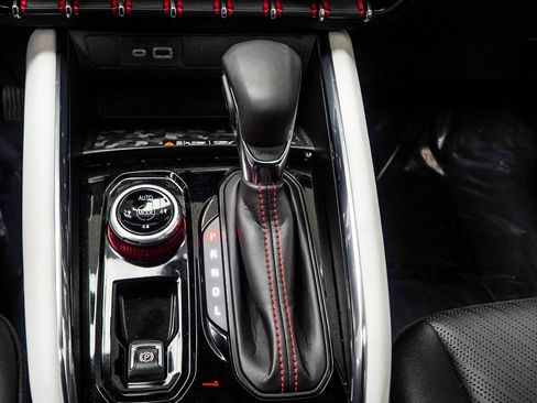 Used 2024 GMC Canyon AT4X image 19