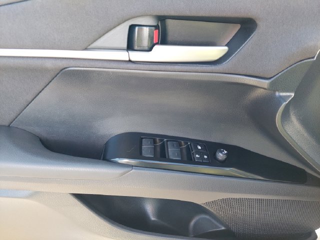 Used 2025 Toyota Camry LE FWD image 34