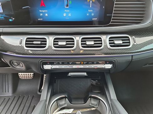 Used 2024 Mercedes-Benz GLS 63 AMG 4MATIC image 42