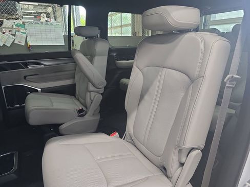 New 2026 Jeep Grand Wagoneer Limited AWD/4WD image 15