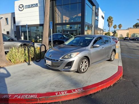 Used 2011 MAZDA MAZDA3 s Grand Touring w/ Tech Pkg FWD image 2