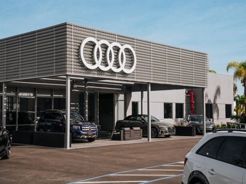 Used 2021 Audi Q3 2.0T Premium w/ Convenience Package image 25