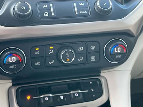 Used 2023 GMC Acadia Denali w/ Denali Ultimate Package image 16