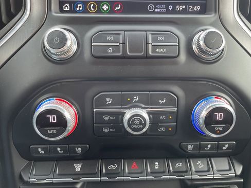 Used 2022 GMC Sierra 2500 AT4 image 26