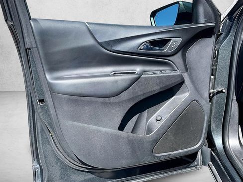 Used 2019 Chevrolet Equinox LT image 18