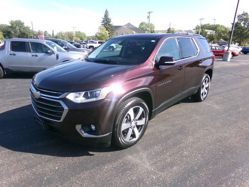 Used 2020 Chevrolet Traverse LT w/ LT Premium Package AWD/4WD image 6