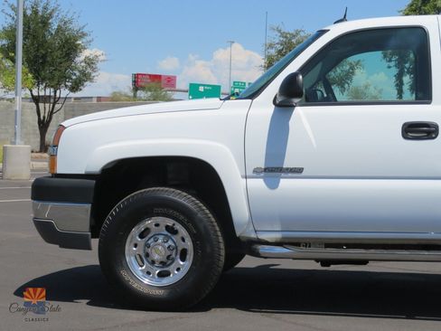 Used 2004 Chevrolet Silverado 2500 LT w/ Skid Plate Package AWD/4WD image 19