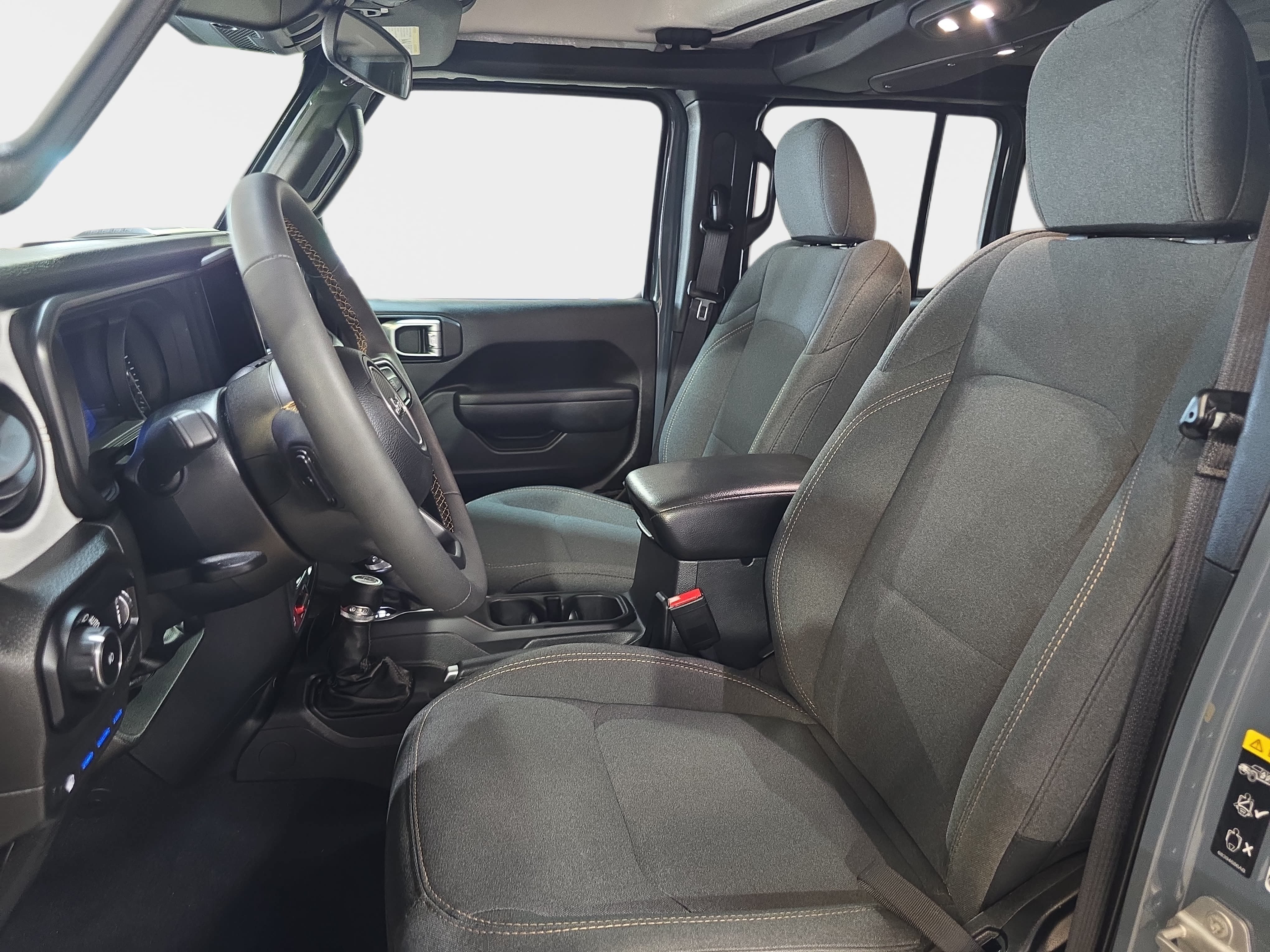 Used 2024 Jeep Wrangler Unlimited AWD/4WD image 12