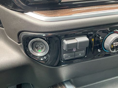 Used 2024 Chevrolet Silverado 1500 RST AWD/4WD image 35