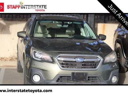 Used 2018 Subaru Outback 2.5i Limited image 1