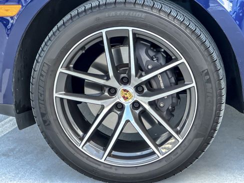 Used 2025 Porsche Macan image 26