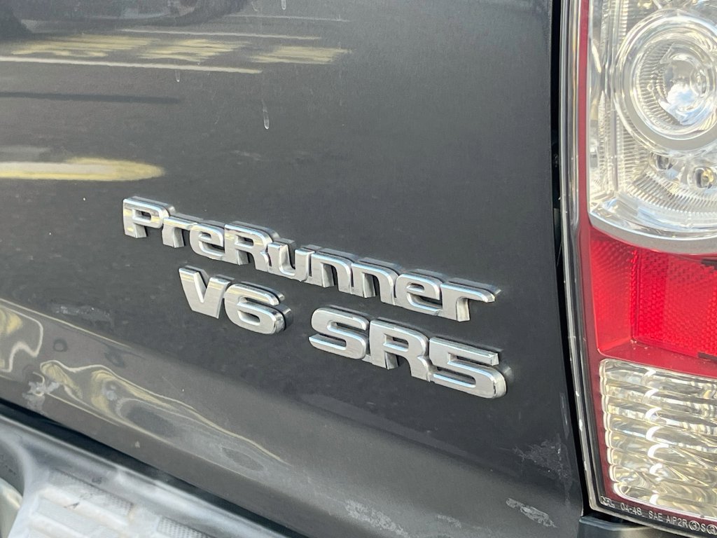 Used 2015 Toyota Tacoma PreRunner w/ SR5 Package RWD image 29