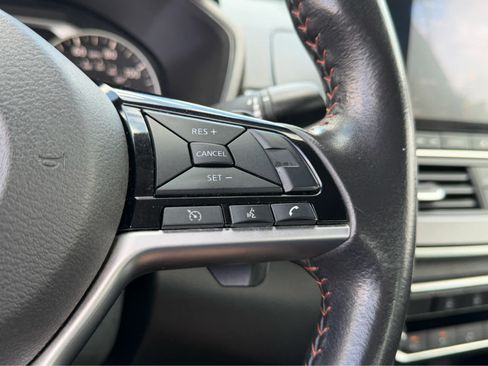 Used 2024 Nissan Altima 2.5 SR FWD image 25