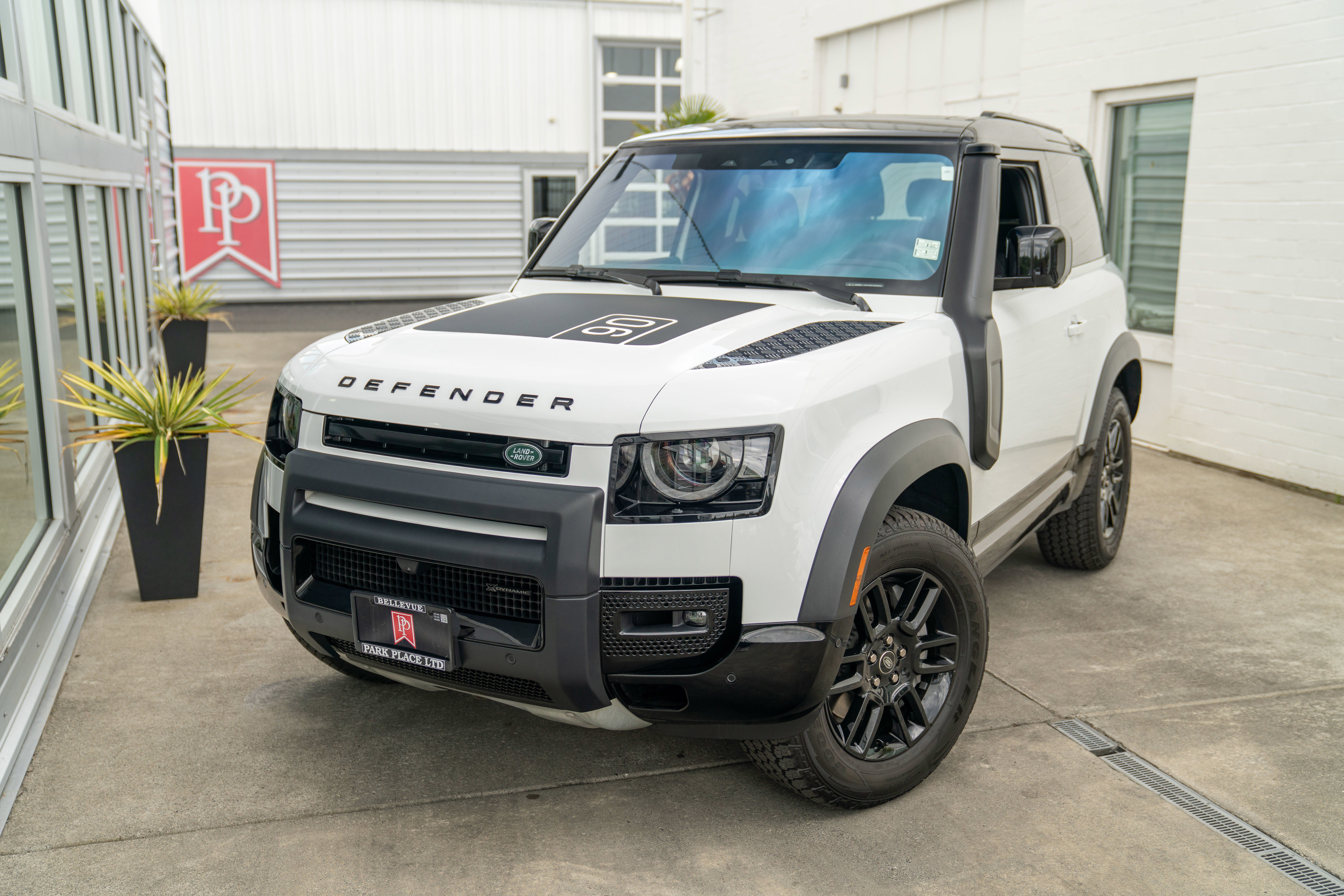 Used 2022 Land Rover Defender 90 X-Dynamic S AWD/4WD image 3