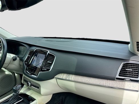Used 2021 Volvo XC90 T6 Inscription w/ Protection Package Premier image 33