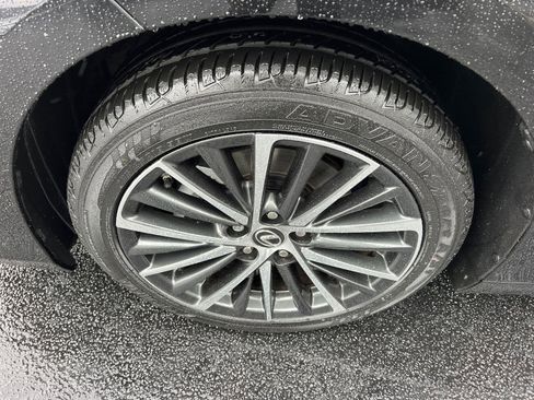 Used 2024 Lexus ES 350 w/ Premium Package image 12