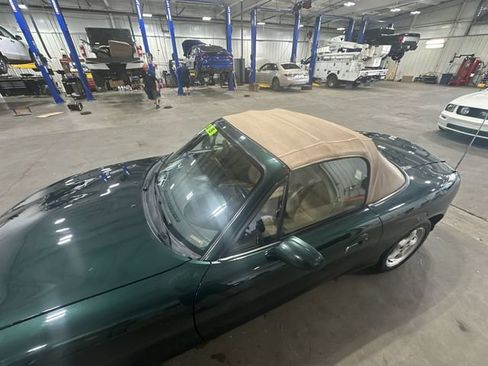 Used 1999 MAZDA MX-5 Miata RWD image 30
