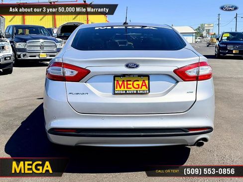Used 2016 Ford Fusion SE FWD image 10