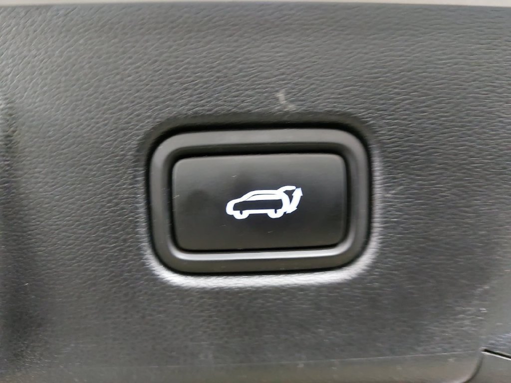 Used 2022 Hyundai Tucson Limited w/ Cargo Package FWD image 13
