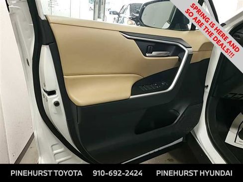 Used 2025 Toyota RAV4 XLE w/ Convenience Package image 5