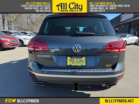 Used 2016 Volkswagen Touareg Sport image 6