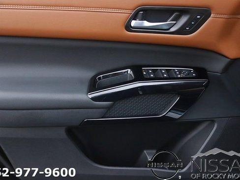 New 2026 Nissan Pathfinder Platinum image 10