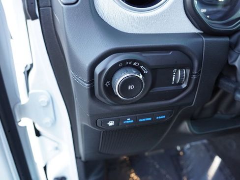 Certified 2025 Jeep Wrangler Unlimited Sahara w/ Safety Group image 21